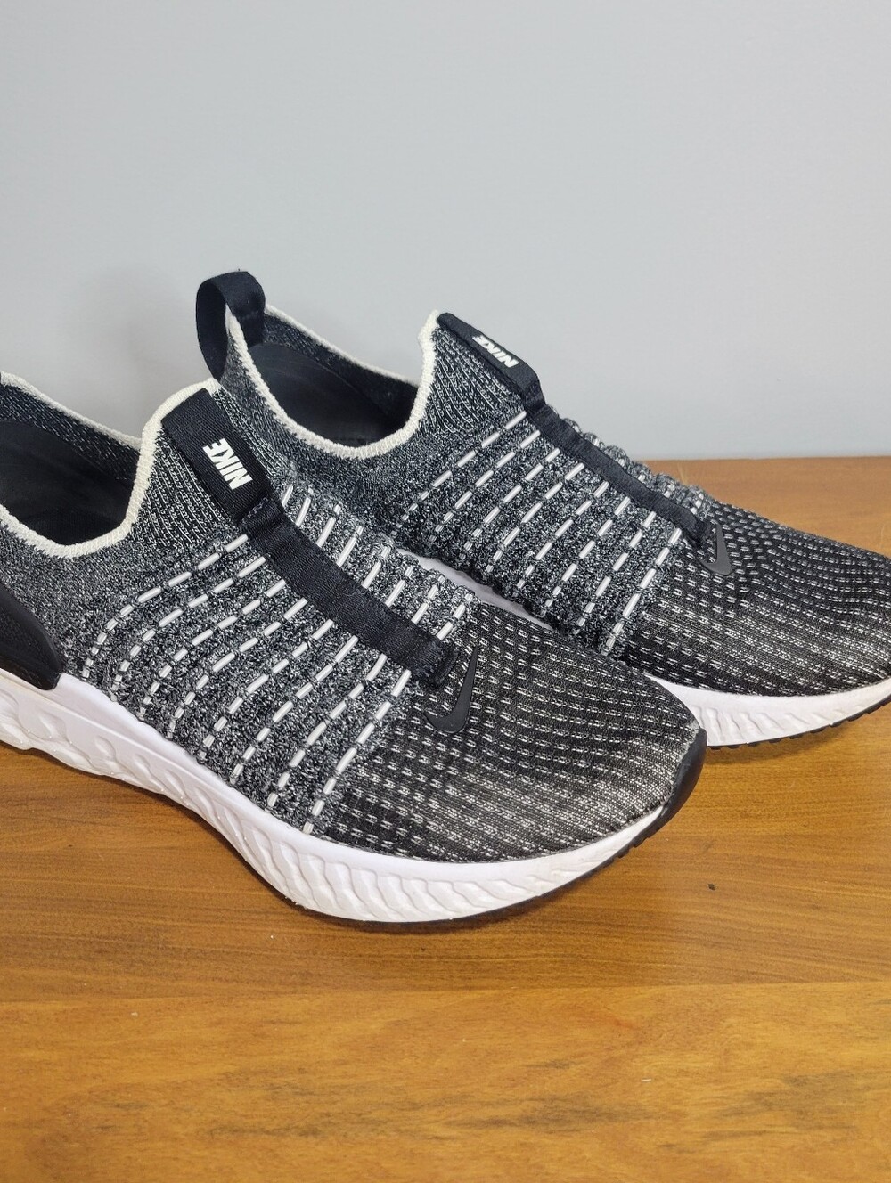 GUC Nike React Phantom Run Flyknit 2 Black White Women's Size 7